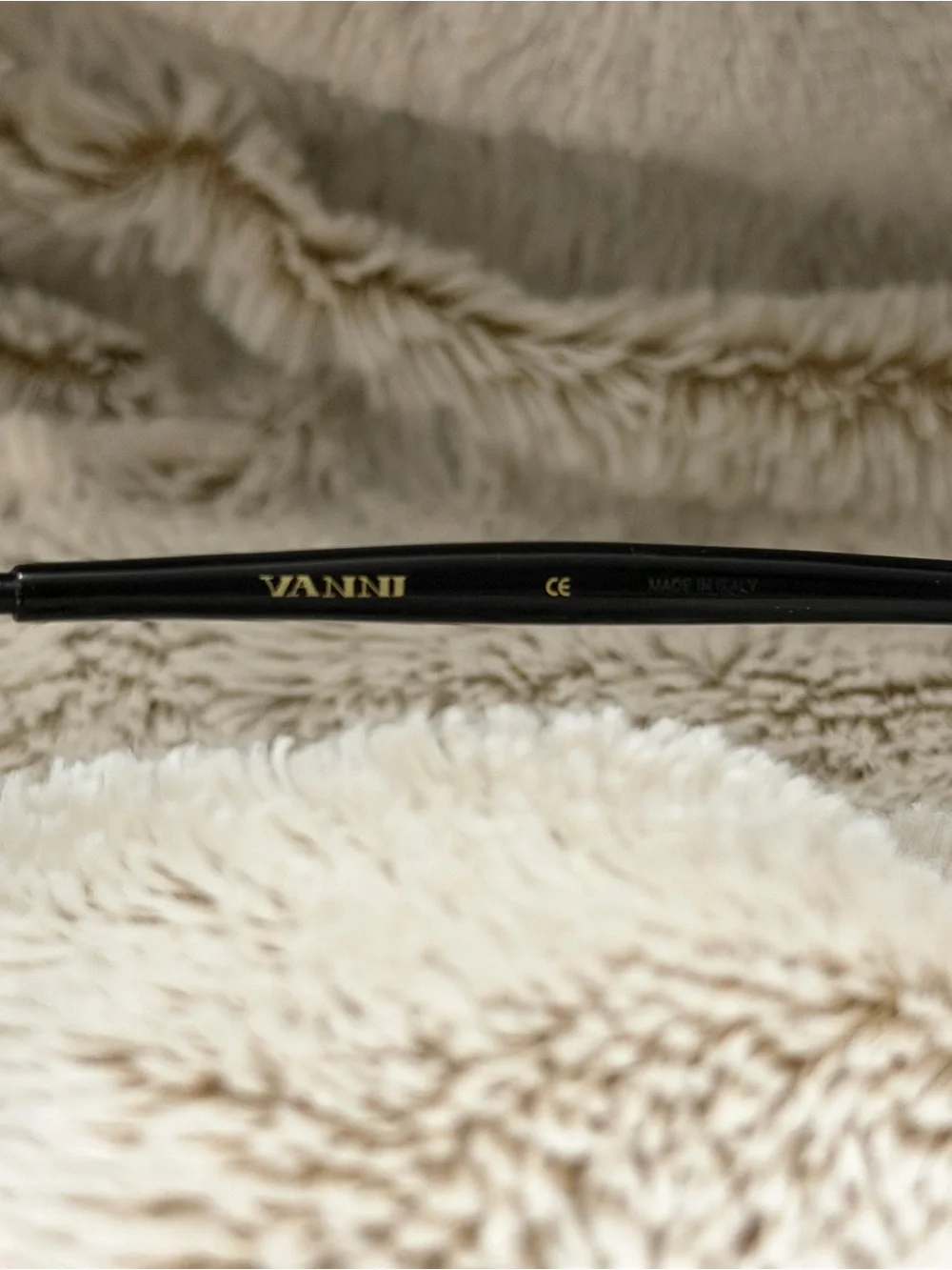 Vintage Vanni Minimalist Retro 90’s sunglasses Made in Italy